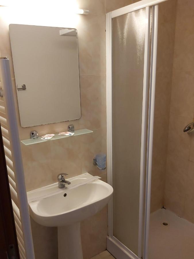 Hotel River Targu Jiu Luaran gambar